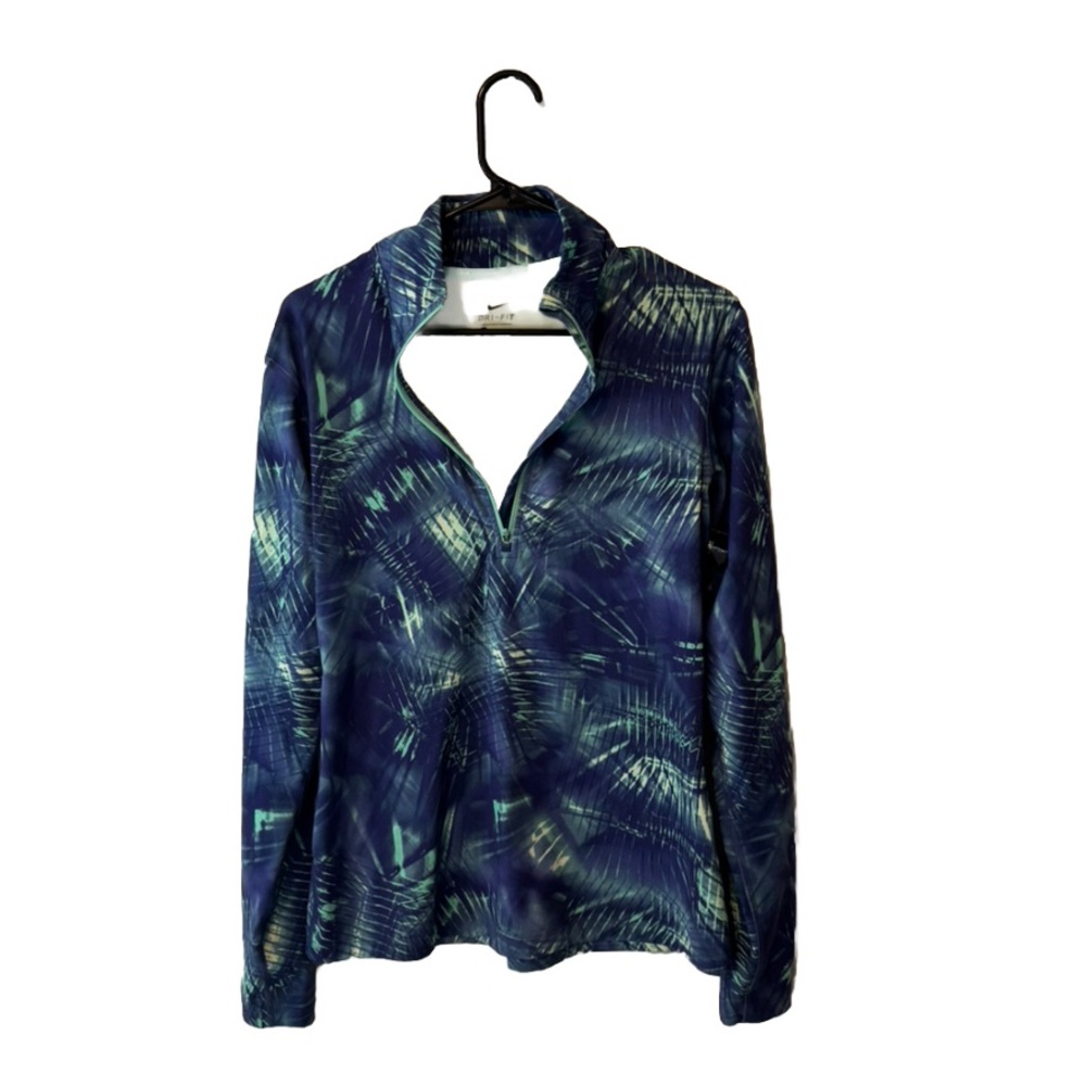 Women’s Nike Drifit Pullover size Large